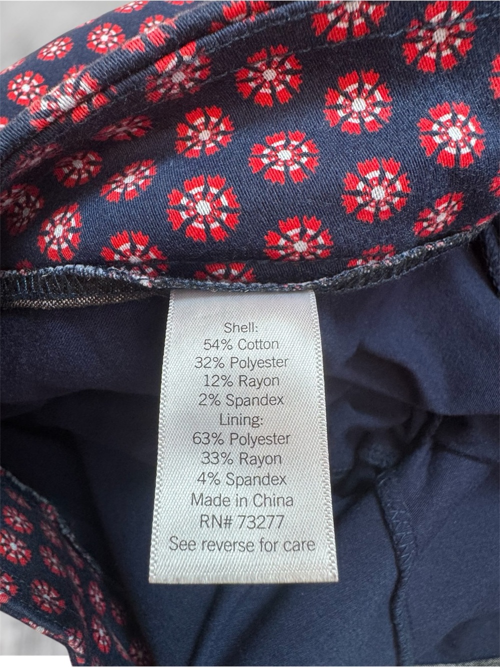 Croft & Barrow Effortless Stretch Skort Size 16 Navy Red Print Pull-On Pockets - Picture 2 of 4